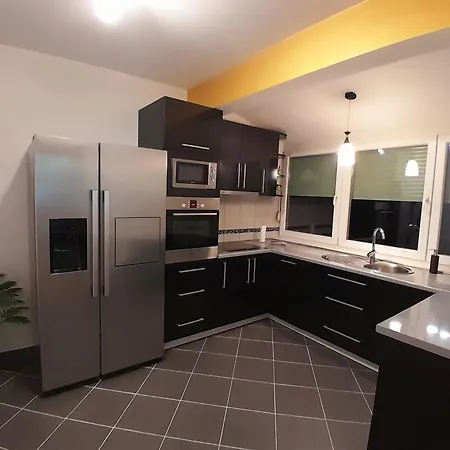 Apartman Gold&black Banja Luka Apartment *